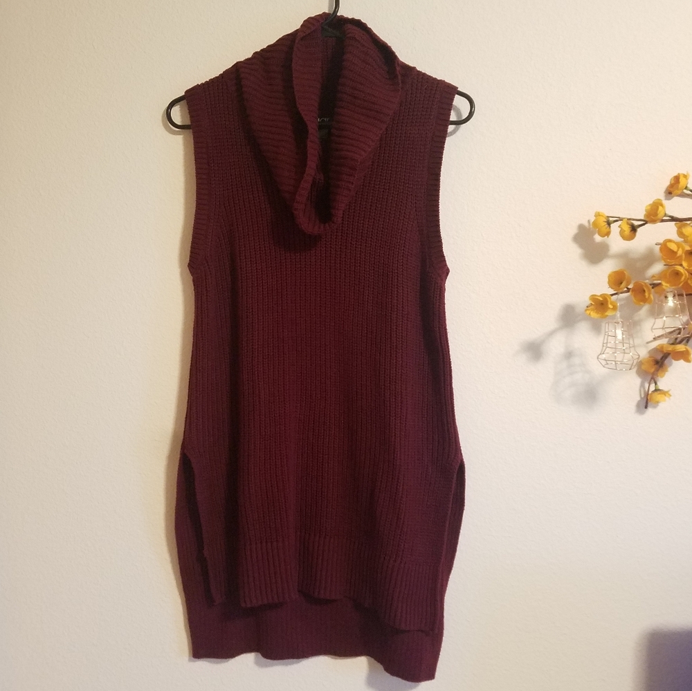Merlot High-Low Tabard